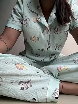Snapshot of sexyy_nehaa chatting on 07.07.26 sexyy nehaa online show from 07.07.26