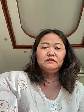 Snapshot of hannzn chatting on 06.15.26 hannzn online show from 06.15.26