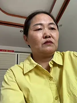 Snapshot of hannzn chatting on 06.17.26 hannzn online show from 06.17.26