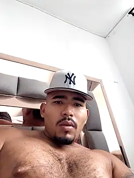 Snapshot of AndrssGold chatting on 06.19.26 AndrssGold online show from 06.19.26