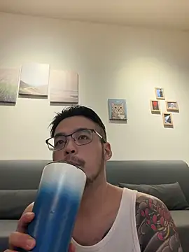 Snapshot of James1992_Ovo chatting on 06.20.26 James1992 Ovo online show from 06.20.26
