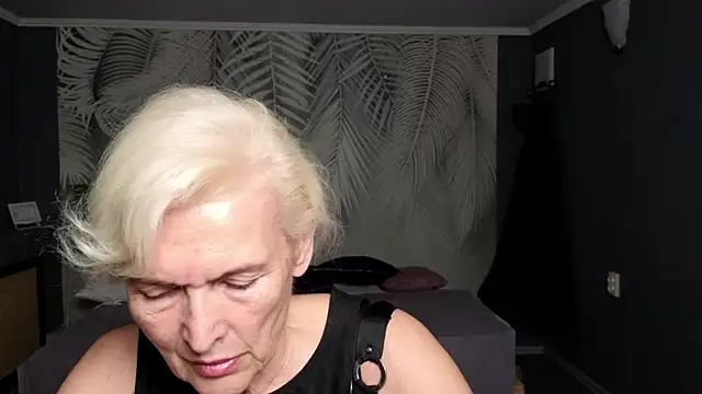Snapshot of Nia_Natur chatting on 06.11.26 Nia Natur online show from 06.11.26