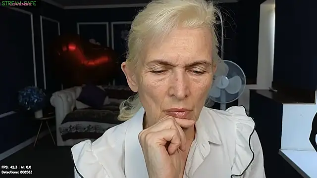 Snapshot of Nia_Natur chatting on 06.18.26 Nia Natur online show from 06.18.26