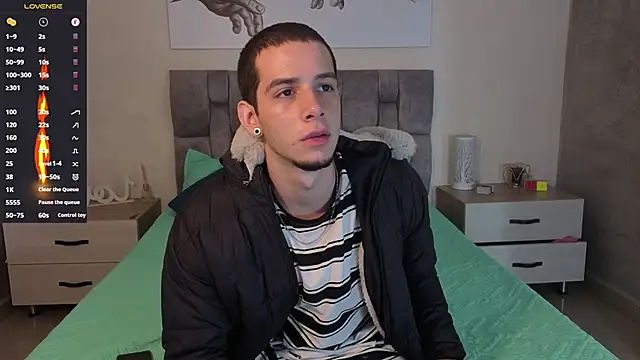 Snapshot of isaacblaze_ chatting on 06.02.26 isaacblaze online show from 06.02.26