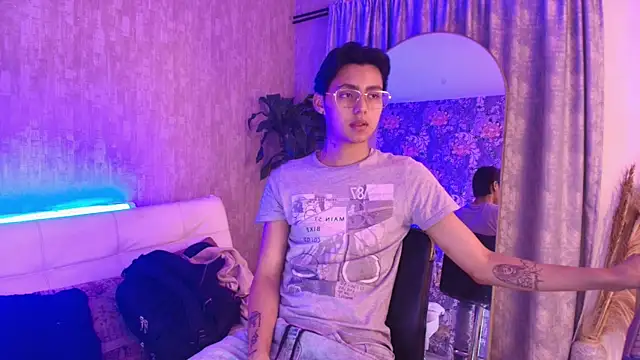 Snapshot of tian_sex chatting on 06.10.26 tian sex online show from 06.10.26