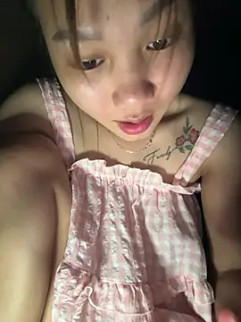 Snapshot of Vi_sexyy chatting on 07.14.26 Vi sexyy online show from 07.14.26