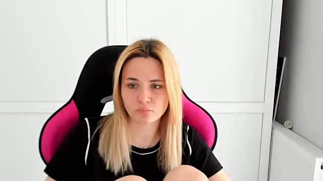 Emma starrs  online show from 05.17.26