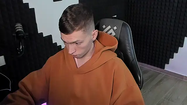 More than friend online show from 05.18.26