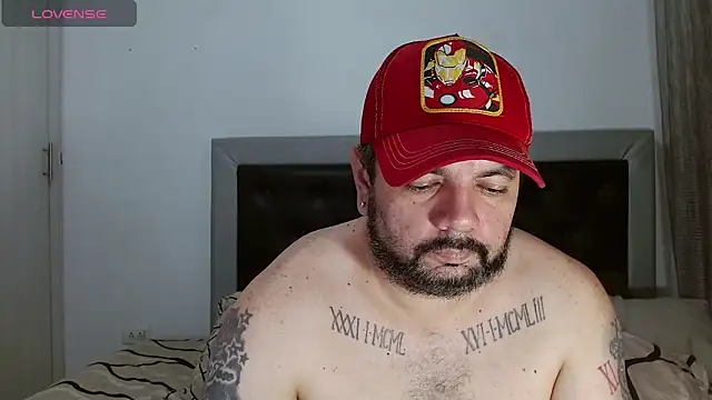 Snapshot of perverseveteranmanxxx chatting on 06.11.26 perverseveteranmanxxx online show from 06.11.26