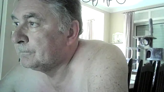 Snapshot of edje59a chatting on 04.23.26 edje59a online show from 04.23.26