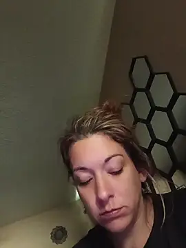 missbellastar online show from 05.18.26