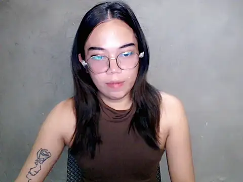 Snapshot of Urbabydollxxx chatting on 06.22.26 Urbabydollxxx online show from 06.22.26
