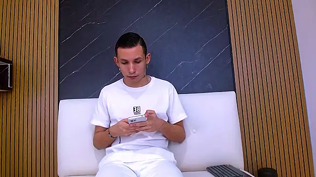Isak Berekoa online show from 06.26.26