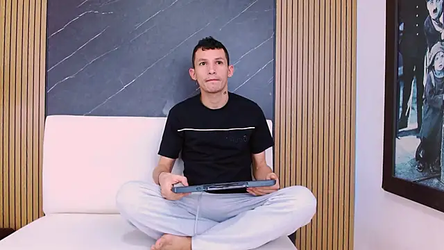Isak Berekoa online show from 06.30.26