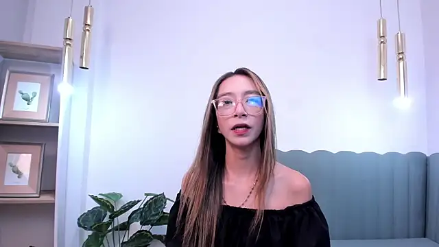 Snapshot of HannaCarttier_ chatting on 06.26.26 HannaCarttier online show from 06.26.26