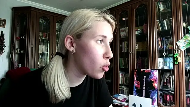 Snapshot of lolkabiolka chatting on 06.12.26 lolkabiolka online show from 06.12.26