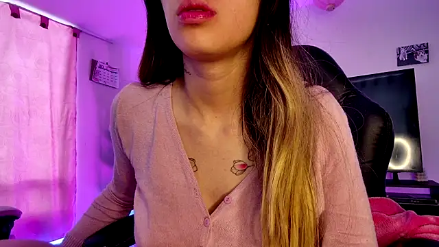 Snapshot of Barbie20_ chatting on 06.18.26 Barbie20 online show from 06.18.26