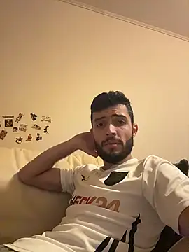 Snapshot of Z-man- chatting on 05.30.26 Z-man- online show from 05.30.26