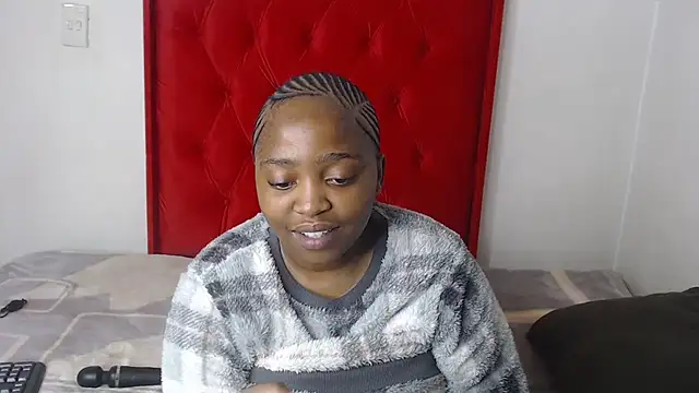 Snapshot of African_Busty chatting on 07.01.26 African Busty online show from 07.01.26