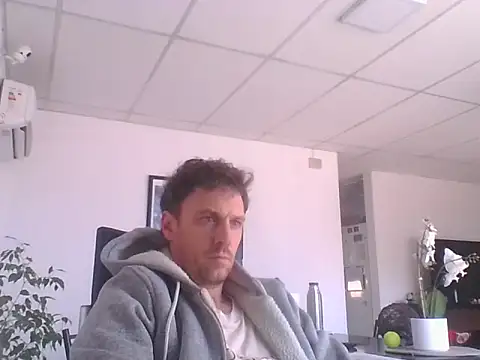 Snapshot of sebasevi chatting on 05.26.26 sebasevi online show from 05.26.26