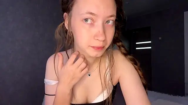 Emily Mur  online show from 07.03.26
