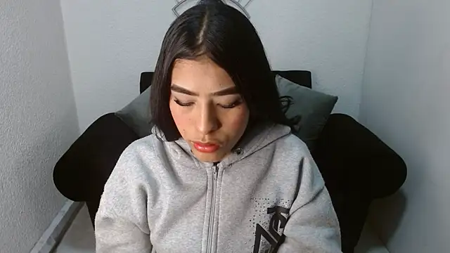 naomyfuckhard online show from 05.13.26