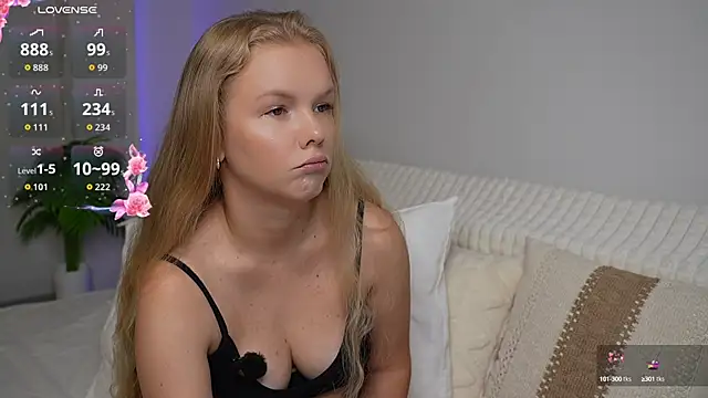 Snapshot of urblonde chatting on 09.19.25 urblonde online show from 09.19.25