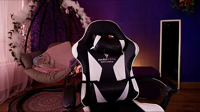 Snapshot of Scarlett_Lune chatting on 05.16.26 Scarlett Lune online show from 05.16.26