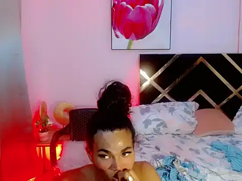 Snapshot of dani_exmixt chatting on 05.21.26 dani exmixt online show from 05.21.26
