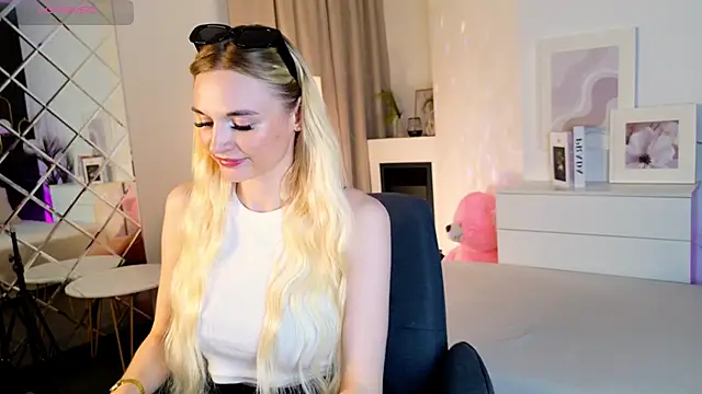 Mila  Lux online show from 06.02.26