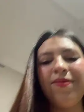 Snapshot of Miel_rousse chatting on 05.20.26 Miel rousse online show from 05.20.26