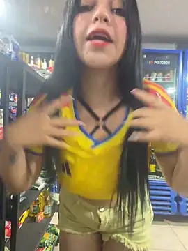 Snapshot of Miel_rousse chatting on 06.18.26 Miel rousse online show from 06.18.26