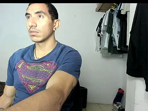 Snapshot of aquiles04 chatting on 05.29.26 aquiles04 online show from 05.29.26