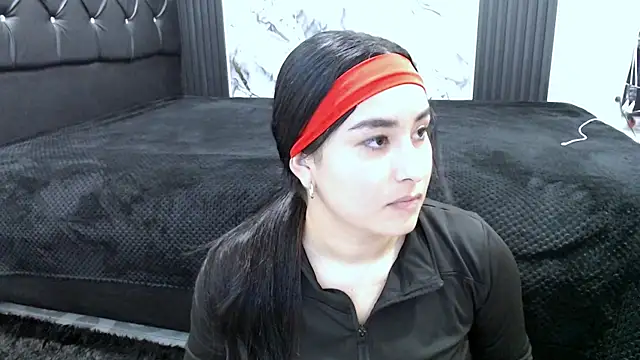 MiaReinig09 online show from 06.17.26