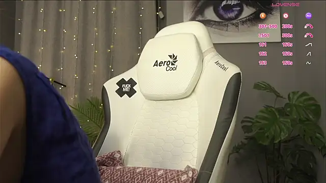 Snapshot of Megany chatting on 10.25.25 Megany online show from 10.25.25