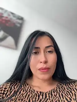 Snapshot of areviklusine1 chatting on 04.25.26 areviklusine1 online show from 04.25.26