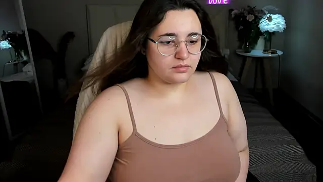 Snapshot of Ayleen_Gece chatting on 06.29.26 Ayleen Gece online show from 06.29.26