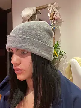 Emilyrosett  online show from 05.26.26