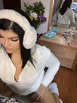 Emilyrosett  online show from 05.28.26