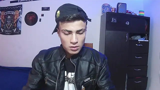 Snapshot of Fenix_hardcock chatting on 06.12.26 Fenix hardcock online show from 06.12.26