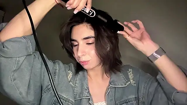 Snapshot of JessiaRuezga chatting on 05.17.26 JessiaRuezga online show from 05.17.26