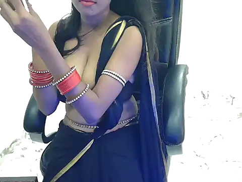 Snapshot of priya-roy61 chatting on 07.04.26 priya-roy61 online show from 07.04.26