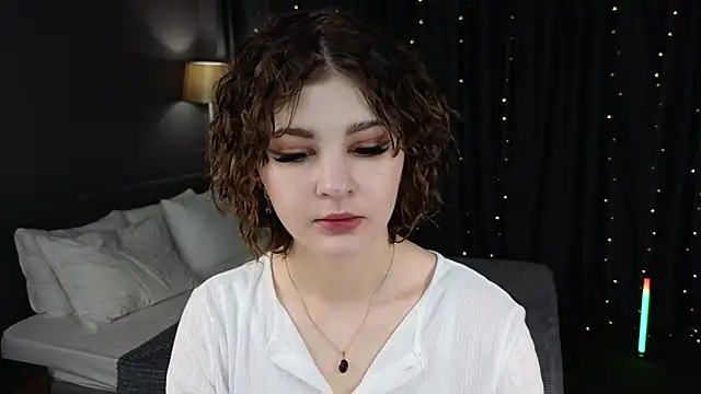 Snapshot of Kira__Fluffy chatting on 06.07.26 Kira Fluffy online show from 06.07.26