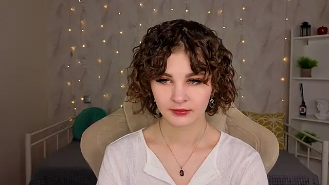 Snapshot of Kira__Fluffy chatting on 06.13.26 Kira Fluffy online show from 06.13.26