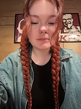 Snapshot of Baby__Fox chatting on 06.18.26 Baby Fox online show from 06.18.26