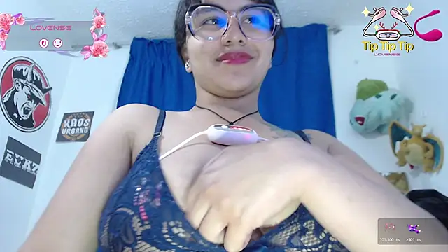 Snapshot of Ximena_29 chatting on 07.13.26 Ximena 29 online show from 07.13.26