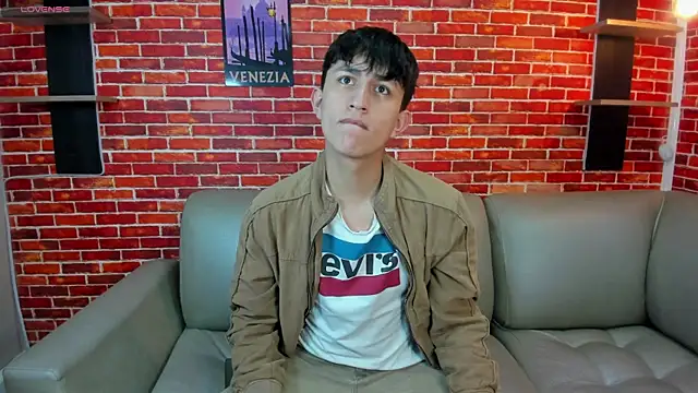 Hoot boyss  online show from 05.18.26