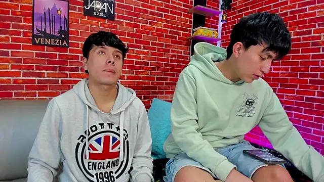 Hoot boyss  online show from 06.12.26
