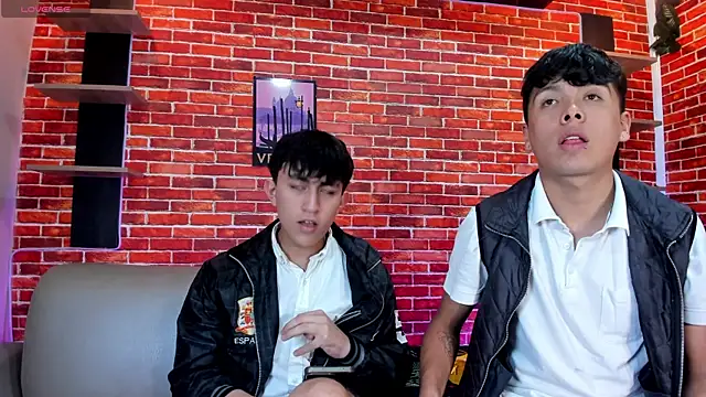 Hoot boyss  online show from 07.18.26