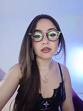 Snapshot of paariiss_ chatting on 05.18.26 paariiss online show from 05.18.26